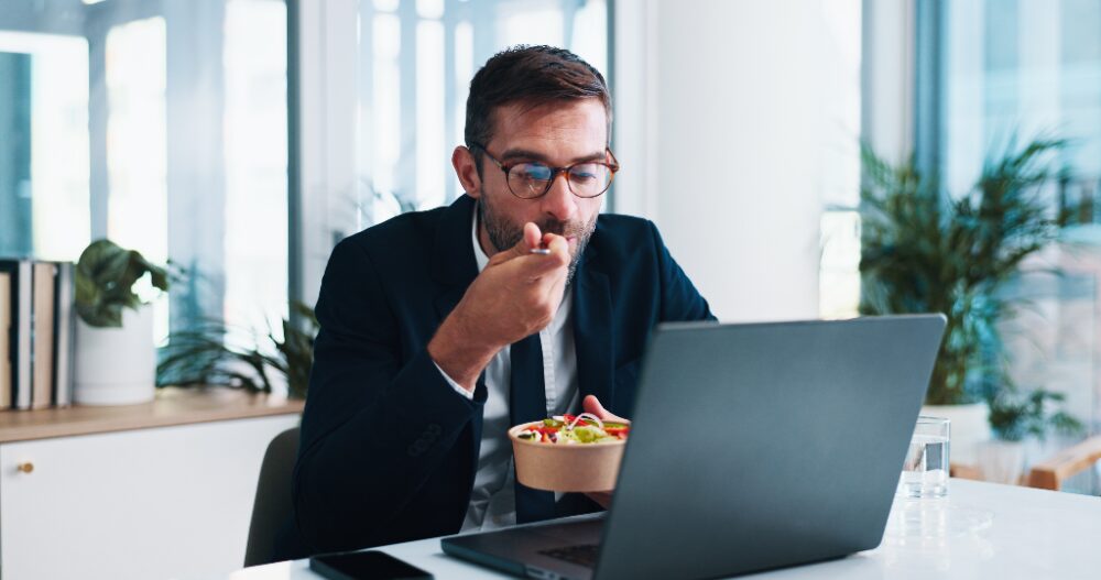 employee who hasn't taken a lunch break